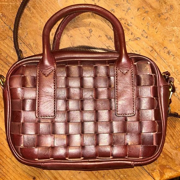 RARE woven leather top handle, cross, body bag exquisite like new - Picture 3 of 7